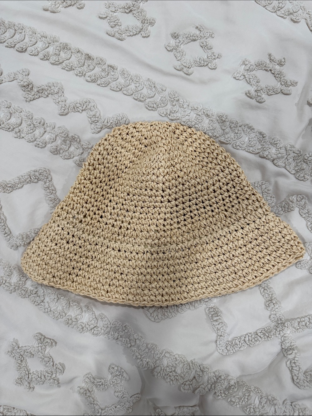 NWT Sluiz Beige Crochet Bucket Hat